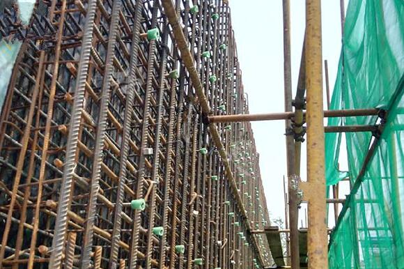 三段式止水螺桿建筑工地中如何使用？(圖1)